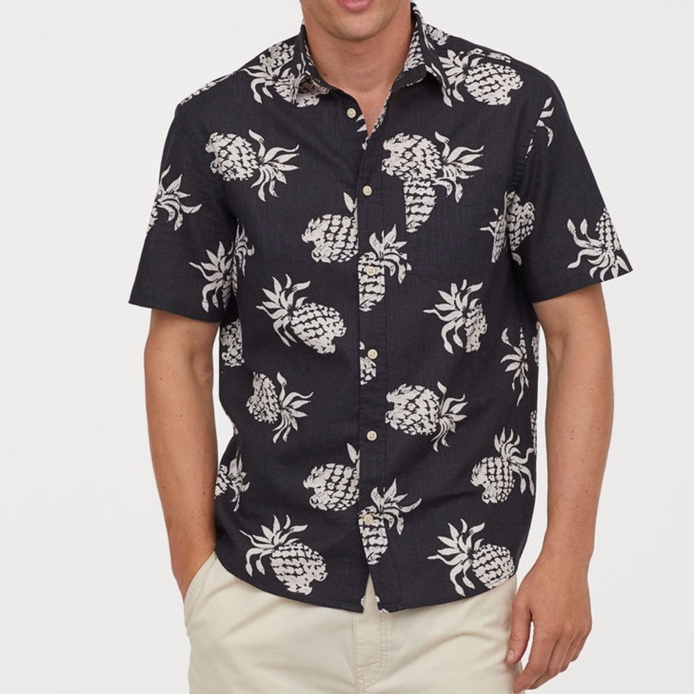 H&M Dark Grey Pineapples Short Sleeve Shirt, Small